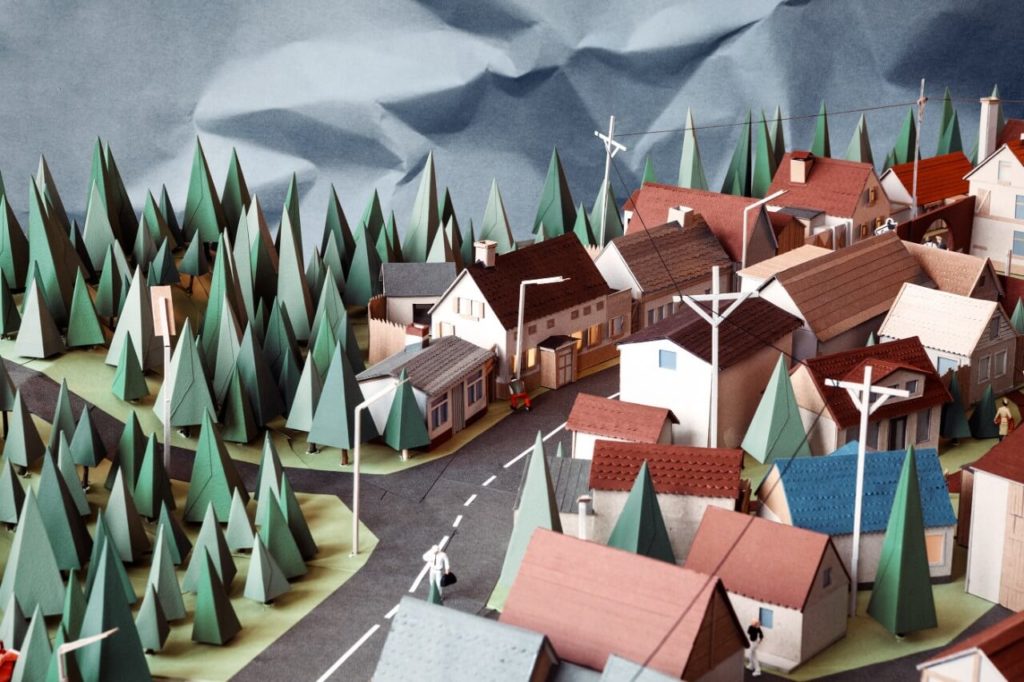 Creative Paper Artists on Huntlancer | Papercraft Village by Ron Oemus, Germany